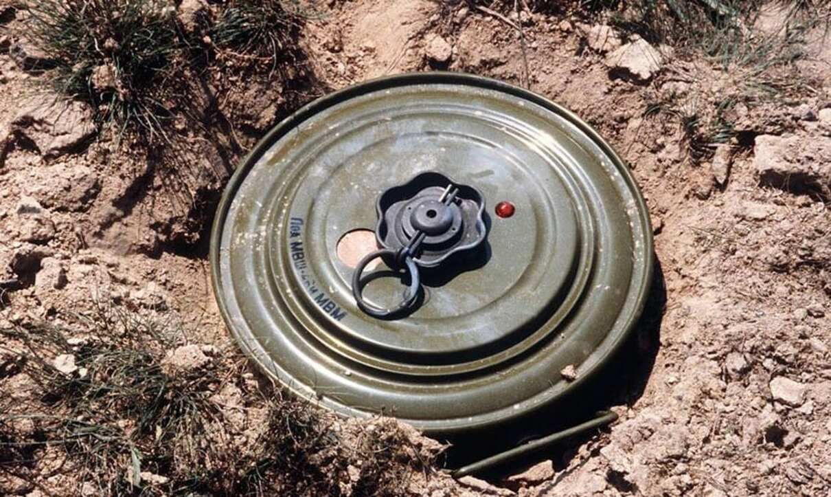 Наблюдатели обнаружили около 100 противотанковых мин на Луганщине