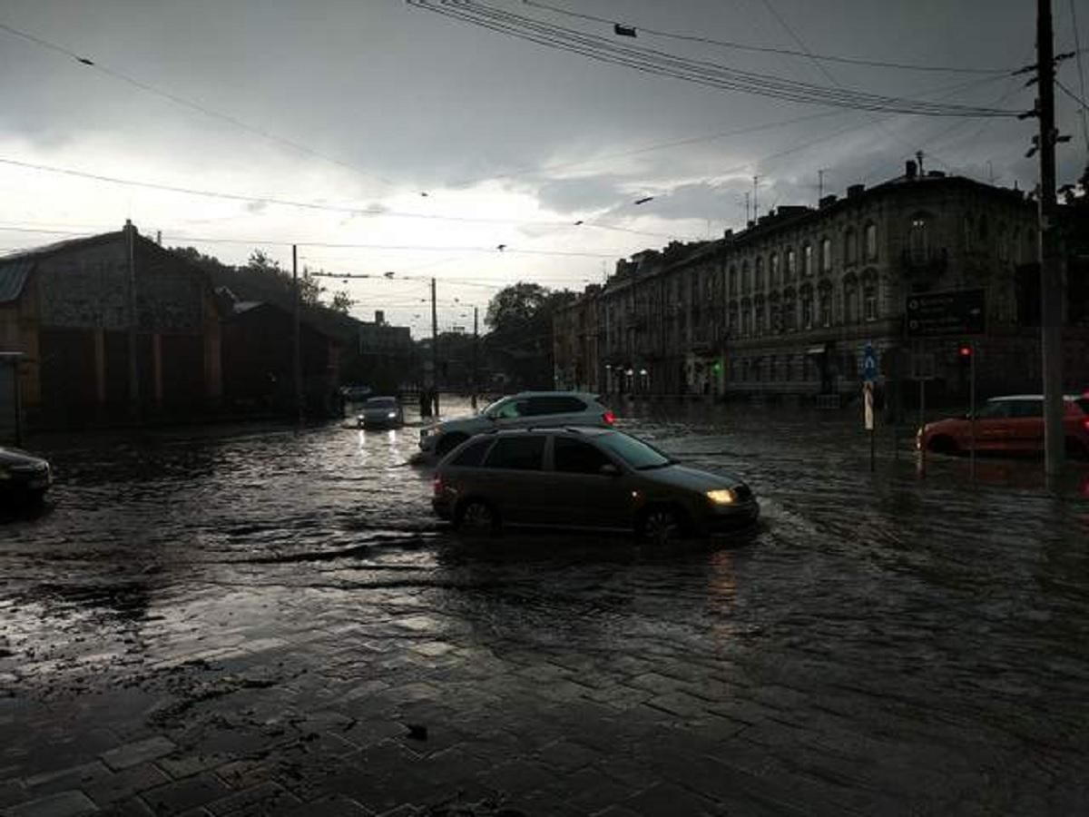 Ливень и гроза во Львове 30 июня 2021: Садовый о непогоде