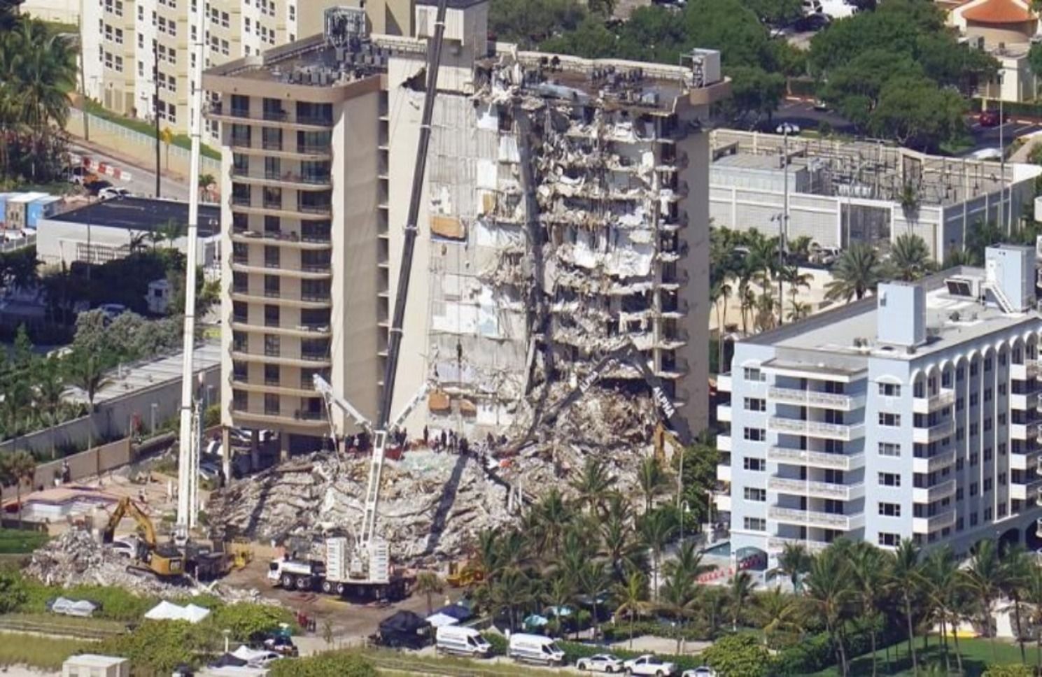 Число жертв обрушения дома в Майами возросло до 16