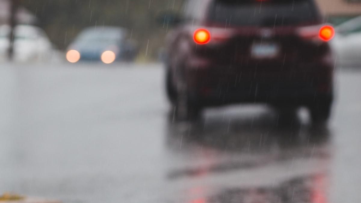 Поліцейський у BMW на смерть збив 17-річного хлопця в Херсоні і втік Поліцейський у BMW на смерть збив 17-річного хлопця в Херсоні і втік