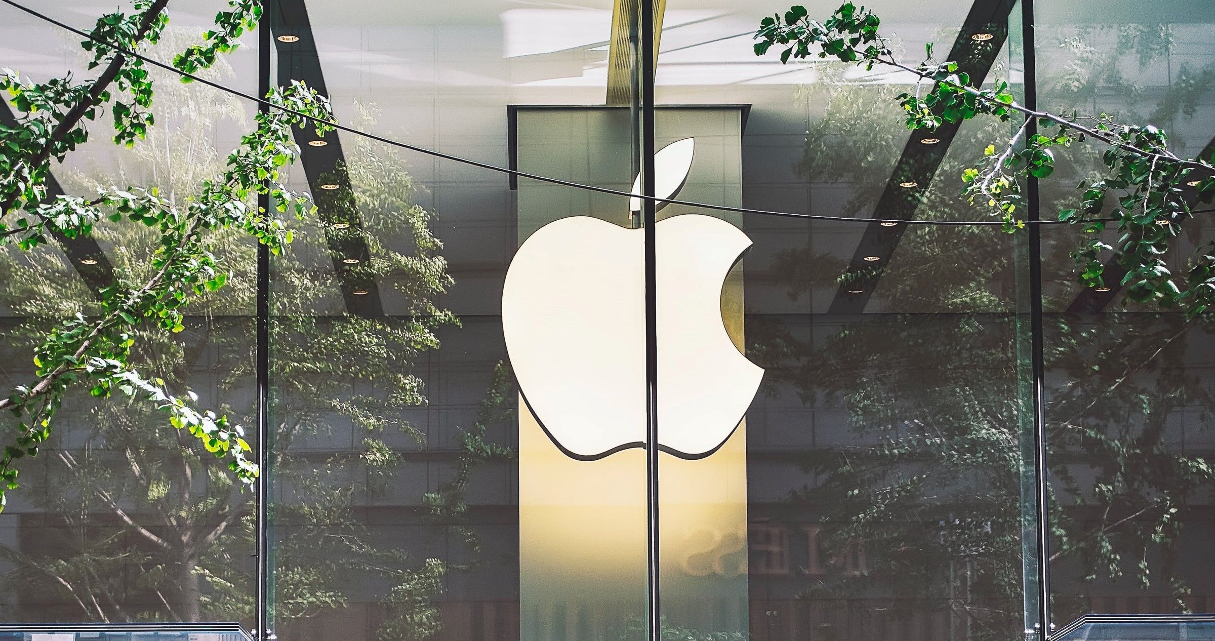 Apple змінює організацію роботи продавців