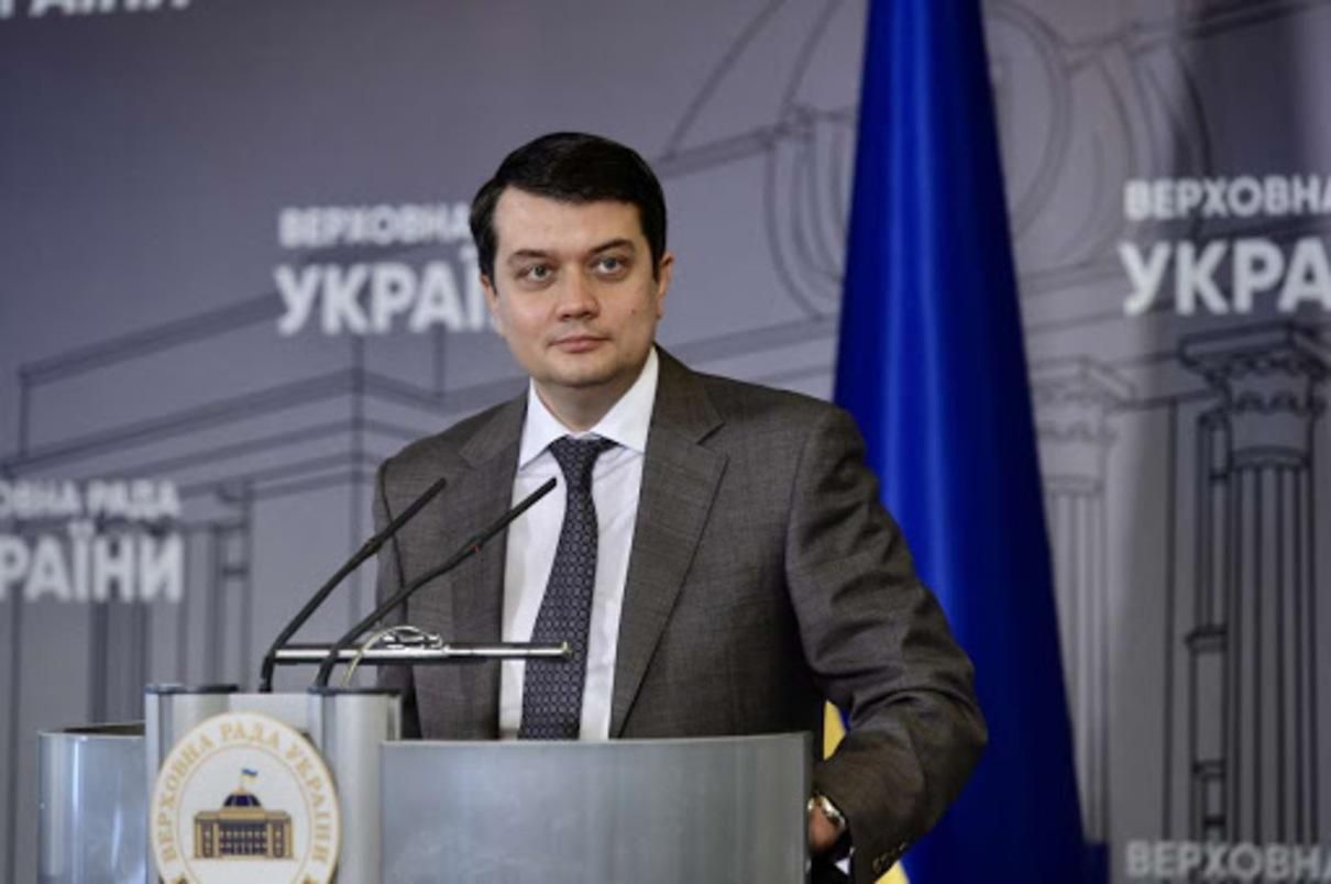 Разумков считает, что Зеленский ветирует закон о ВККС из-за коллизии Разумков считает, что Зеленский ветирует закон о ВККС из-за коллизии