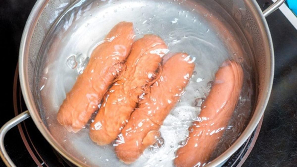 На Херсонщині школа провела тендер на 4 сосиски На Херсонщині школа провела тендер на 4 сосиски