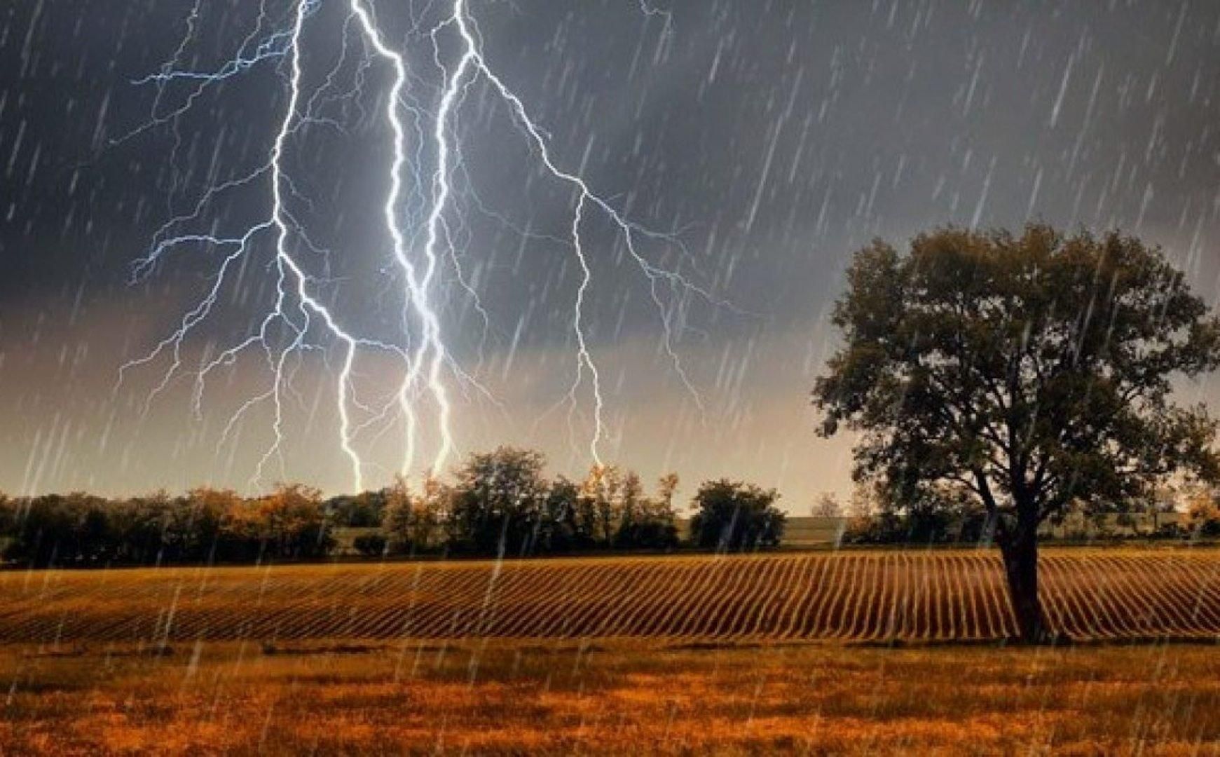 Грози і град: які регіони України можуть постраждати від негоди Грози і град: які регіони України можуть постраждати від негоди