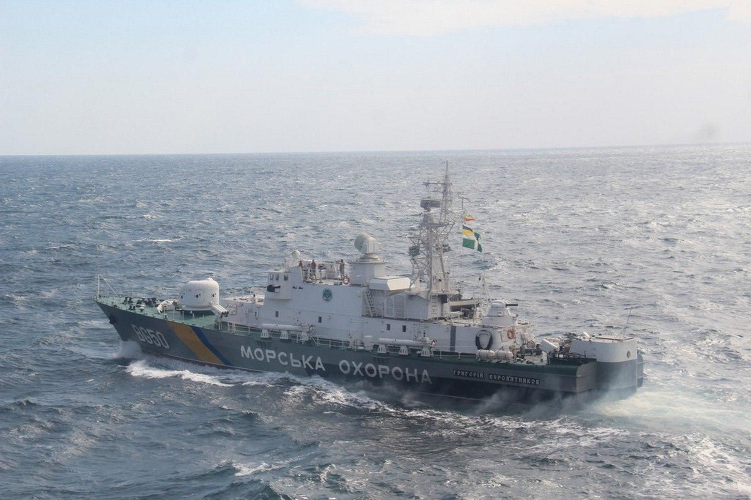 Судно, в якого у Чорному морі відмовив двигун, взяли на буксир Судно, в якого у Чорному морі відмовив двигун, взяли на буксир