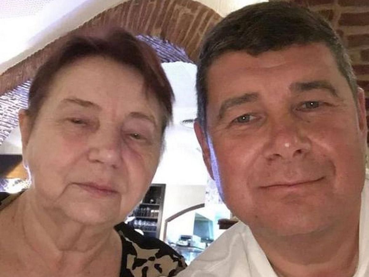 Депутат-беглец Онищенко сообщил о смерти матери Депутат-беглец Онищенко сообщил о смерти матери