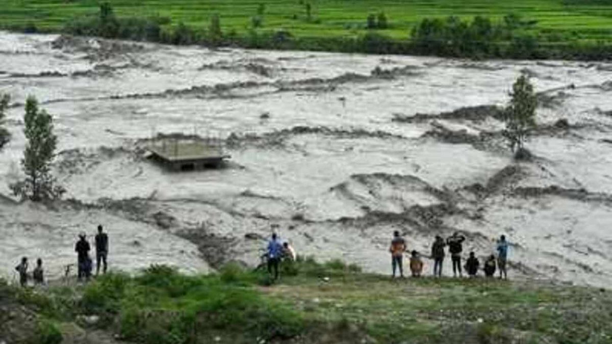 В Непале из-за наводнения и оползней погибли около 40 человек: фото