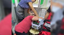 Застрягла в тістомішалці: у Дніпрі госпіталізували постраждалу жінку