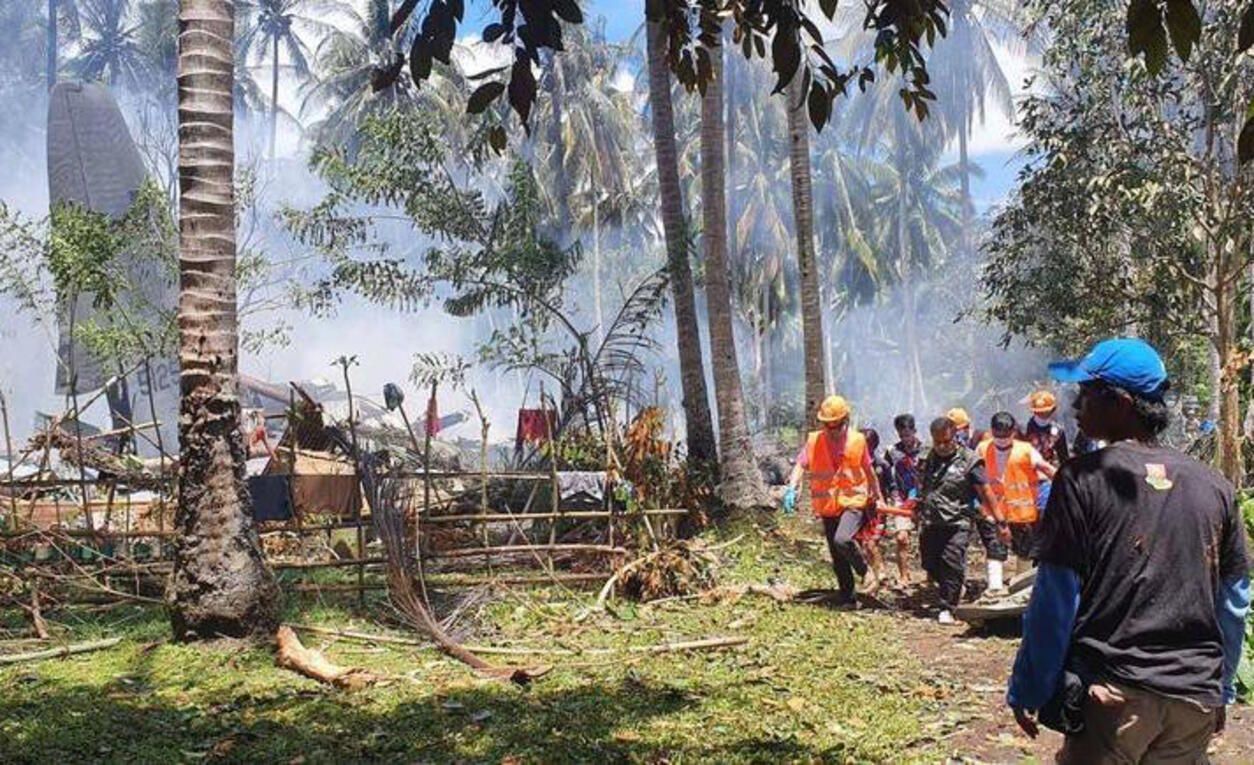 Аварія військового літака на Філіппінах: кількість жертв зросла