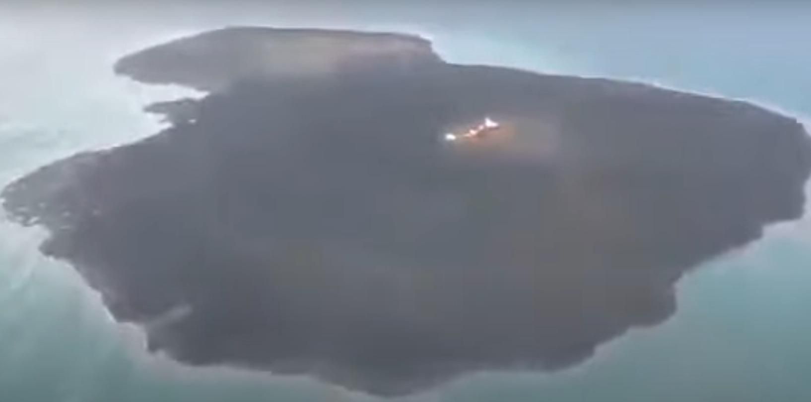 Виверження вулкану в Каспійському морі 5 липня 2021: відео з дрона