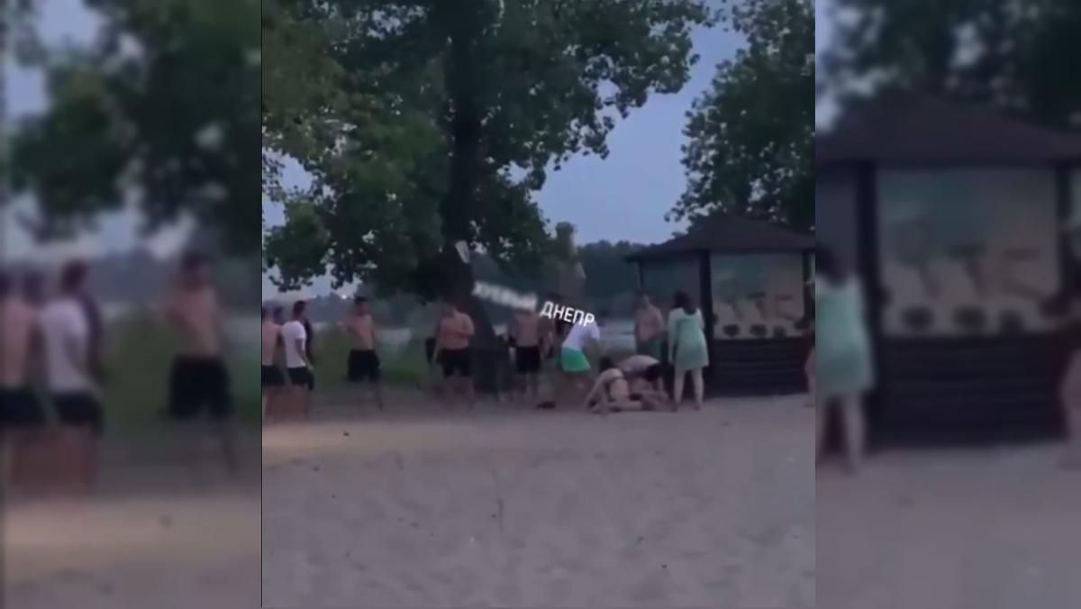 На пляжі в Дніпрі до смерті побили чоловіка: відео 18+