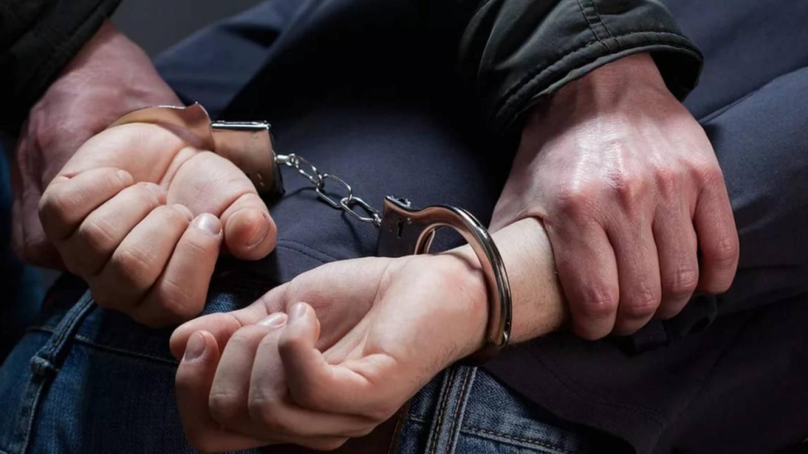 В Одессе полиция задержала женщину, скрывавшую пакеты с наркотиками
