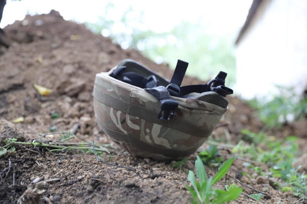 На Донбасі внаслідок обстрілу загинув військовий, ще кілька – поранені На Донбасі внаслідок обстрілу загинув військовий, ще кілька – поранені