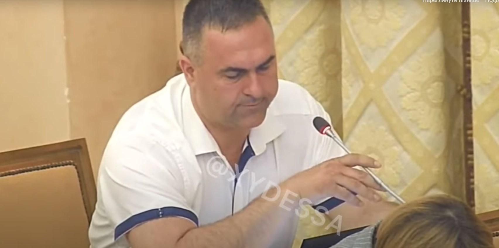 Депутати Одеської міськради перейшли на українську, виникли проблеми Депутати Одеської міськради перейшли на українську, виникли проблеми