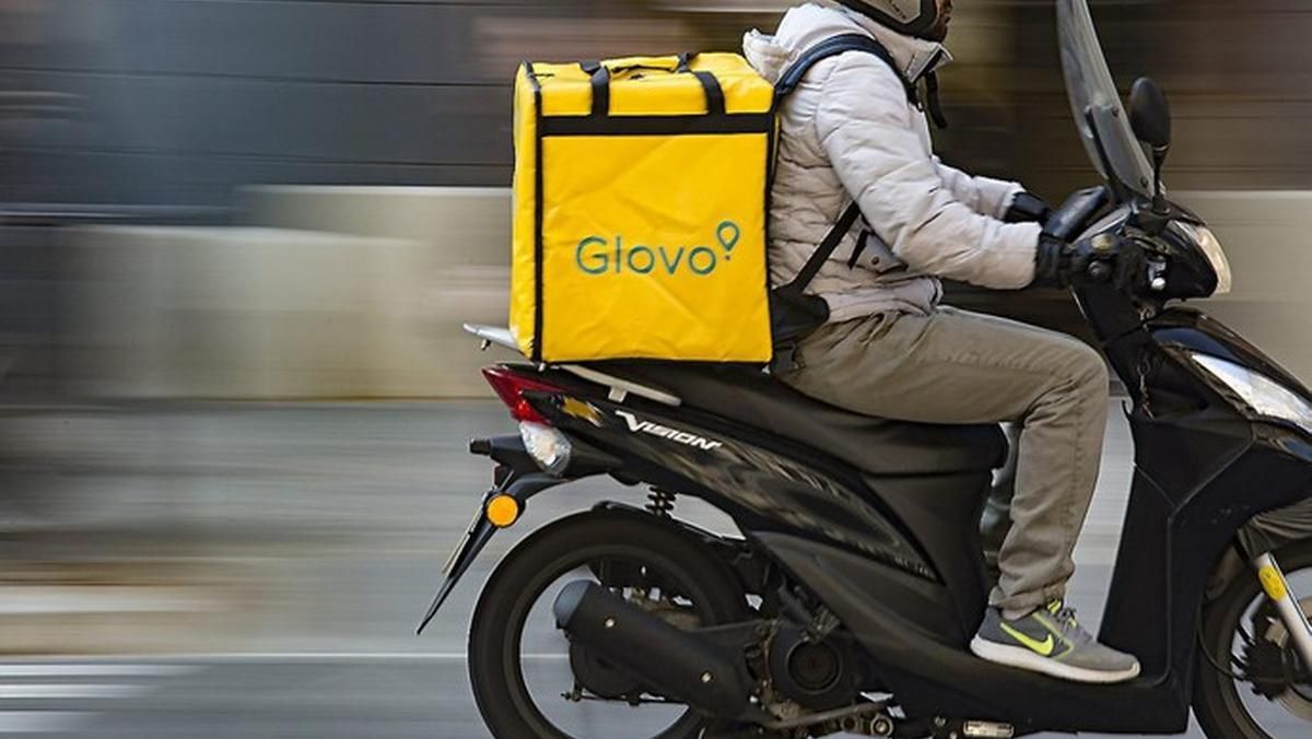 У Києві кур'єр Glovo вкрав гаманець клієнтки