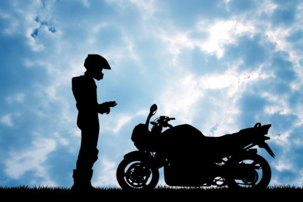 Во Львове столкнулись Skoda и мотоцикл: водитель Honda попал в больницу Во Львове столкнулись Skoda и мотоцикл: водитель Honda попал в больницу