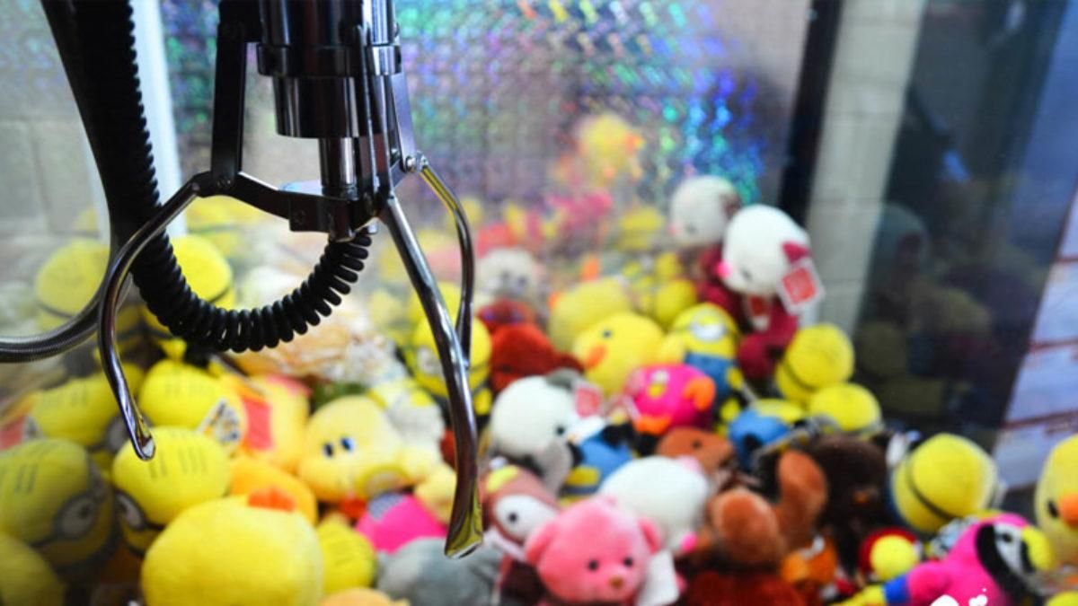 В Тернополе автомат с игрушками ударил током ребенка
