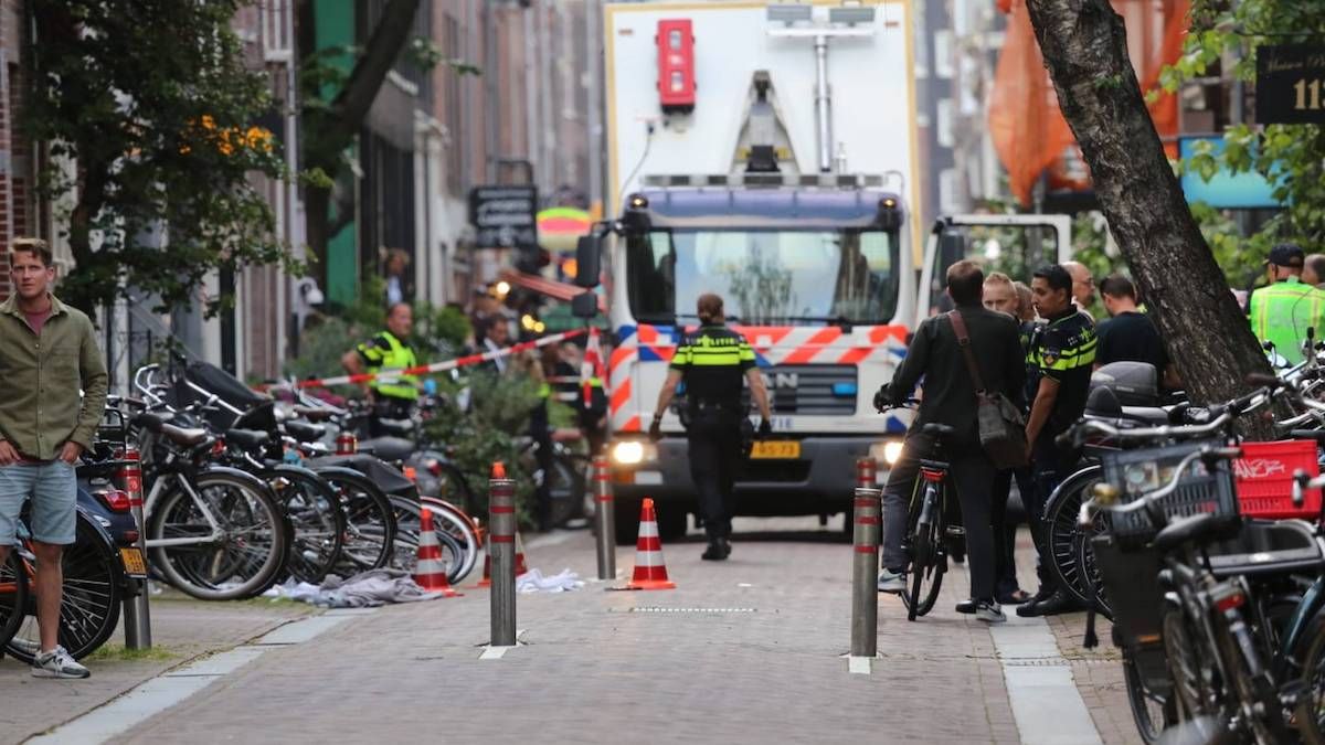 В Нидерландах посреди улицы стреляли в криминального журналиста