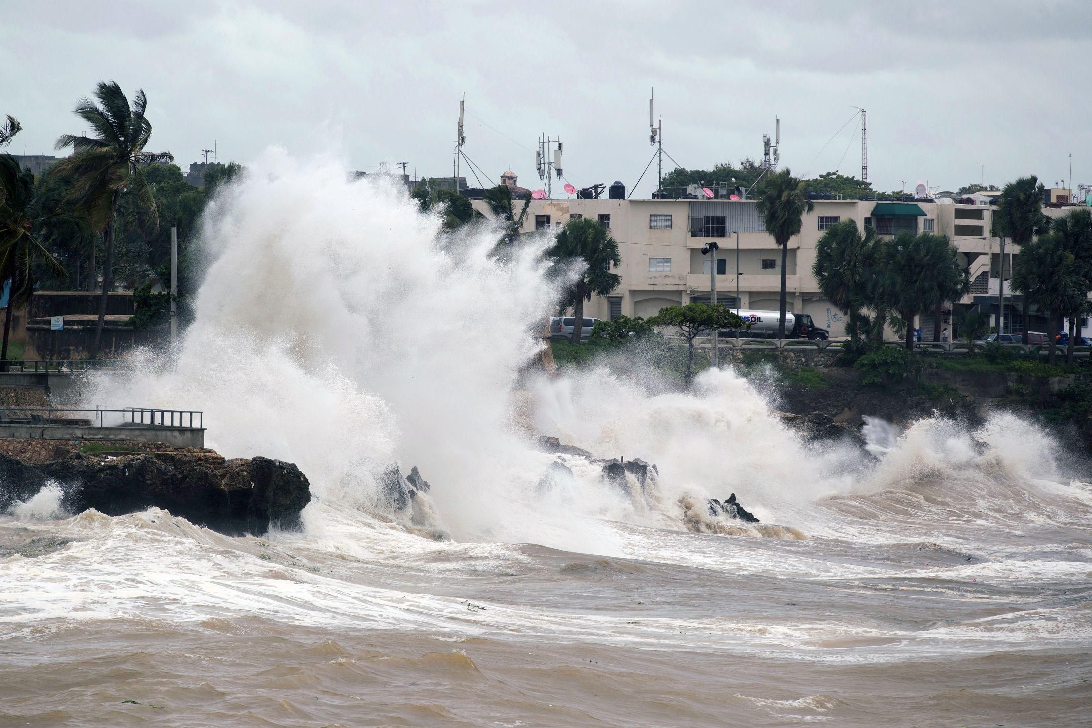 Со скоростью 120 километров в час: к Флориде подходит ураган Со скоростью 120 километров в час: к Флориде подходит ураган