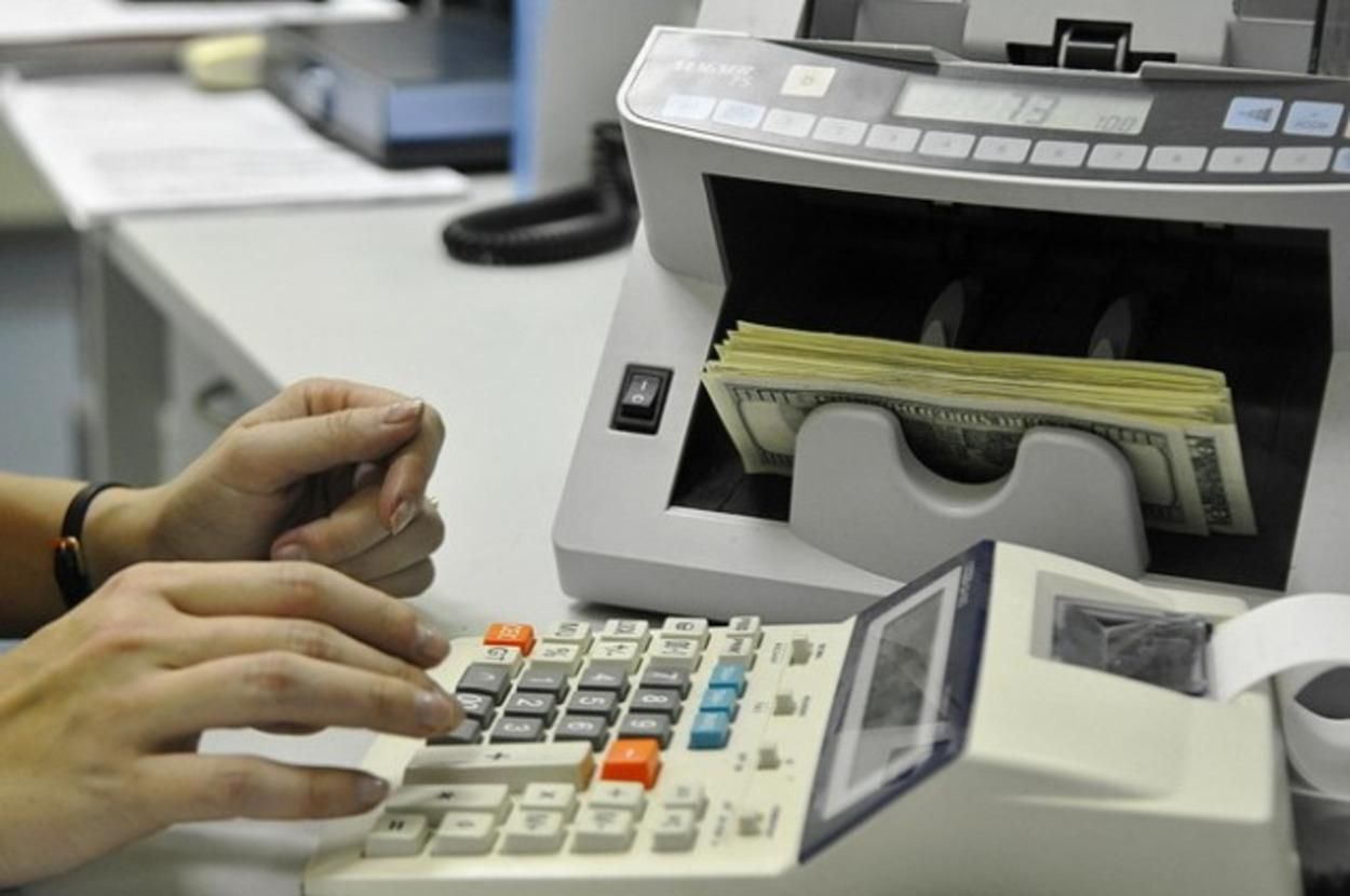 Обдурила вкладників на мільйони: на Львівщині суд покарав екскерівницю відділення Укрсиббанку Обдурила вкладників на мільйони: на Львівщині суд покарав екскерівницю відділення Укрсиббанку