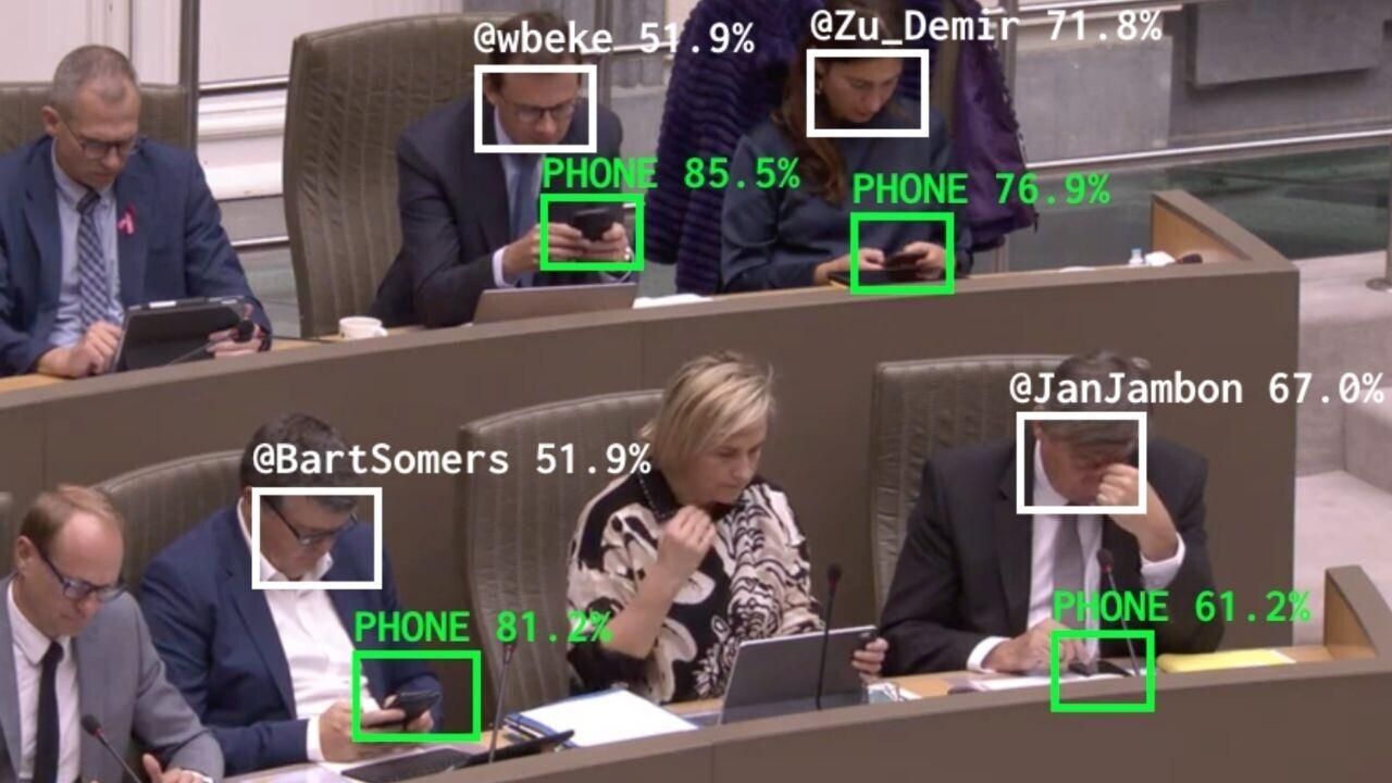 Бельгійський художник присоромив чиновників за допомогою нейромережі Бельгійський художник присоромив чиновників за допомогою нейромережі