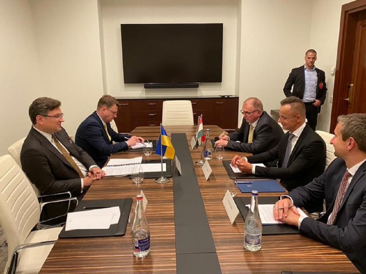 Угорщина дозволить транзит українця поїздом до Австрії Угорщина дозволить транзит українця поїздом до Австрії