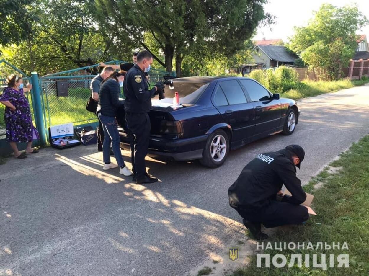 Неподалік Львова на таксиста напали з ножем: він потрапив у реанімацію – фото