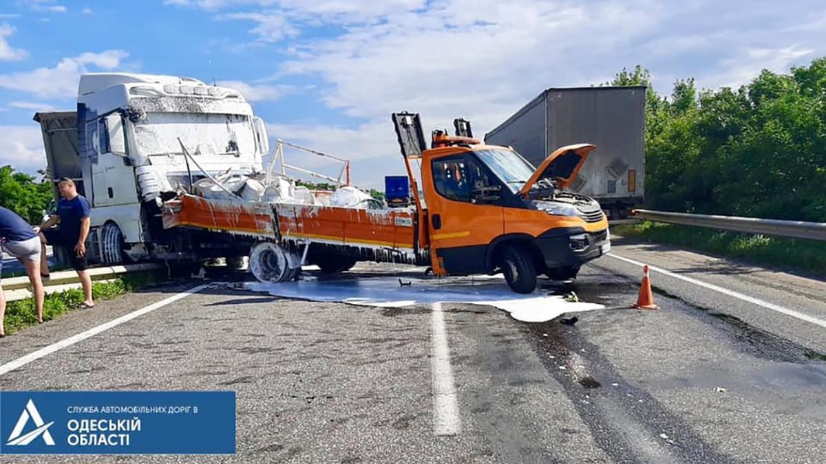 ДТП на трассе Киев – Чоп: грузовик въехал в работников 07.07.2021