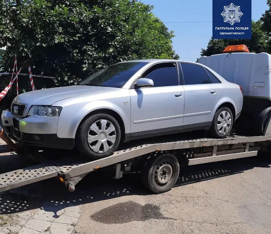 влаштували погоню Одеса патрульні Догнали Побили поліцейського влаштували погоню Одеса патрульні Догнали Побили поліцейського