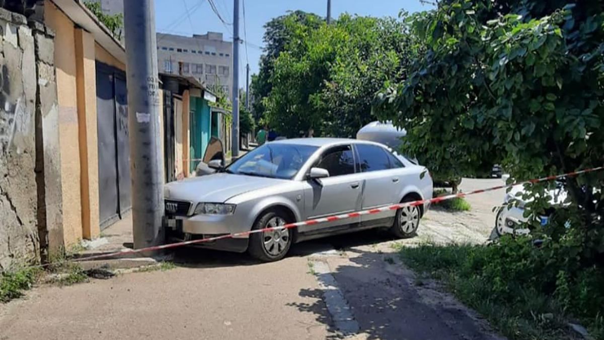 В Одессе устроили погоню и избили полицейского – фото