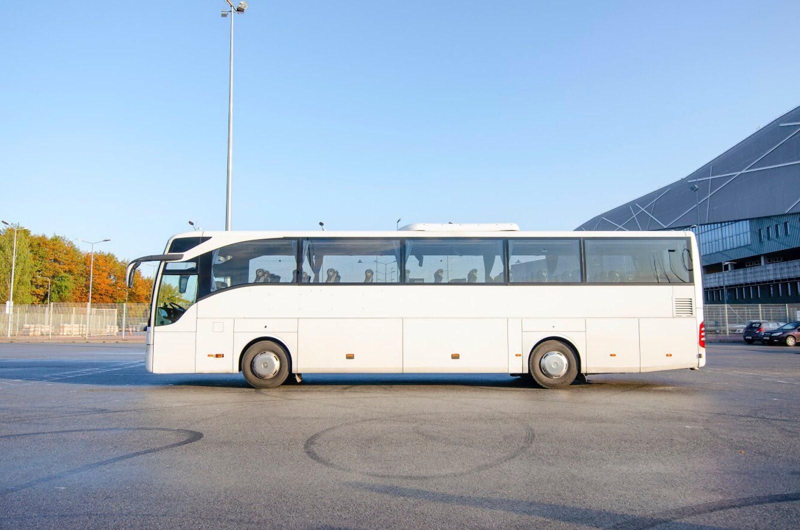 На кордоні Чорногорії та Албанії затримали автобус з українцями