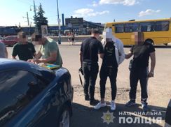 Намагався вбити таксиста: львівські поліцейські затримали 20-річного дрогобичанина – фото