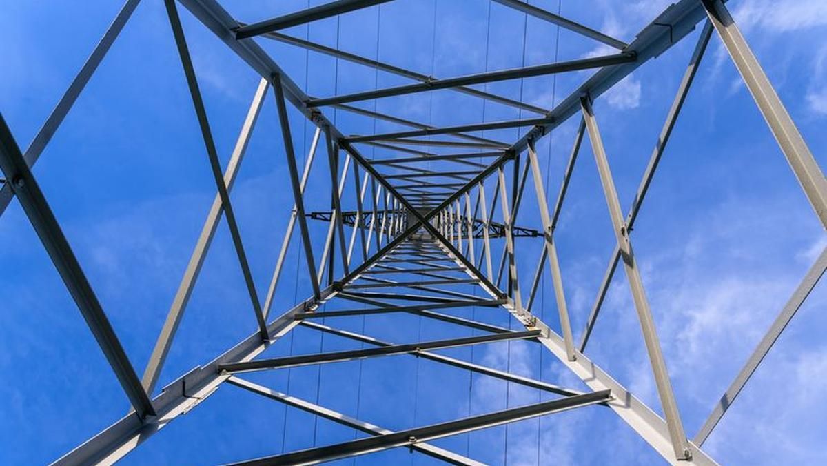 У Києві без світла опинилися сотні будинків У Києві без світла опинилися сотні будинків