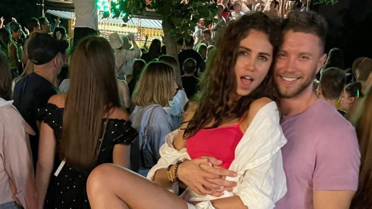 Михайло Заливако та Анна Богдан побували на Atlas Weekend: відео Михайло Заливако та Анна Богдан побували на Atlas Weekend: відео