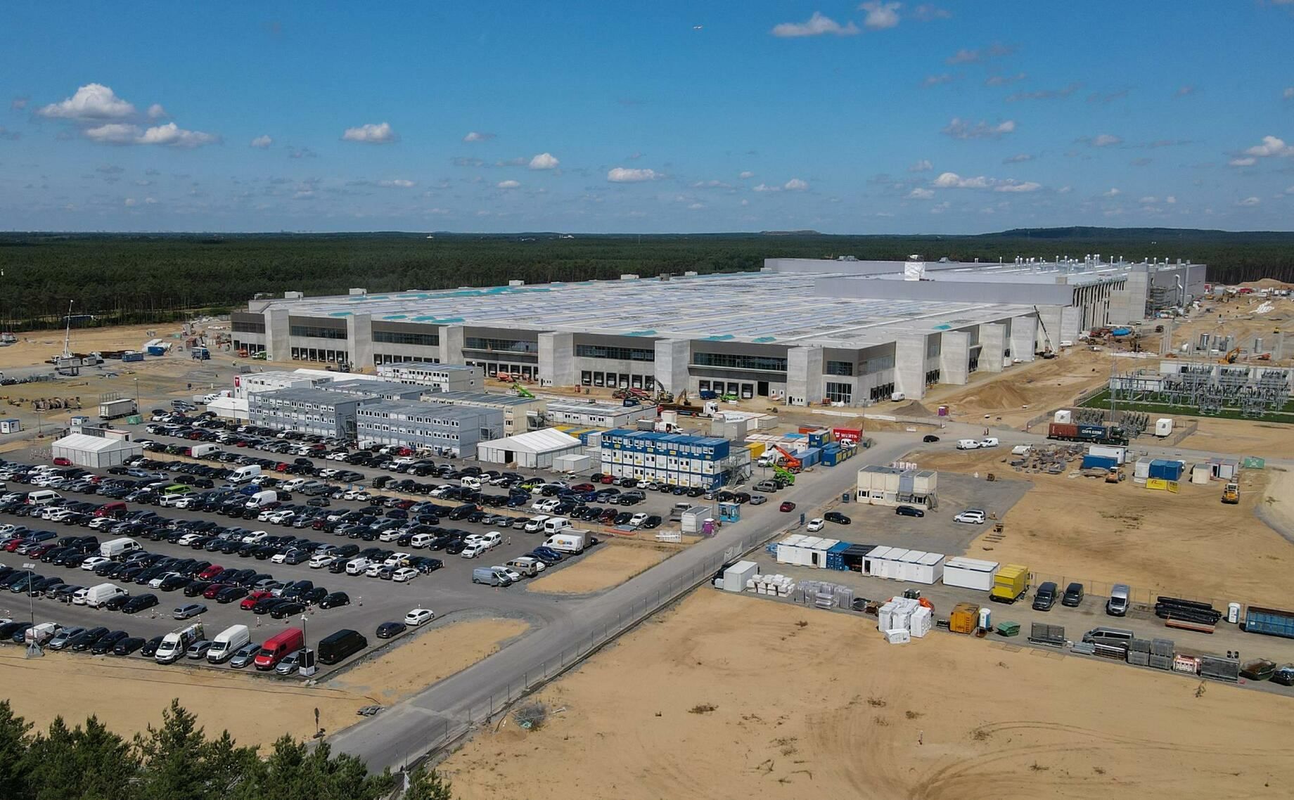 Tesla можуть оштрафувати за незаконне будівництво у Німеччині Tesla можуть оштрафувати за незаконне будівництво у Німеччині