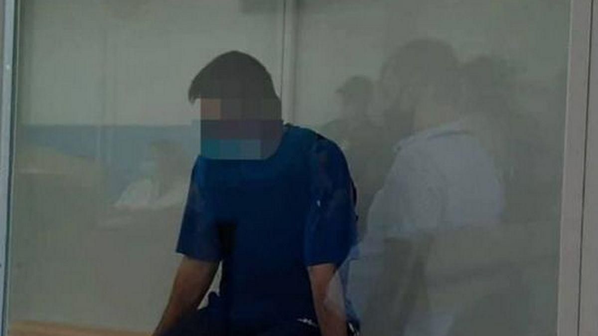 Чоловіка, який жорстоко порізав 2-річного хлопчика в Дніпрі арештували Чоловіка, який жорстоко порізав 2-річного хлопчика в Дніпрі арештували