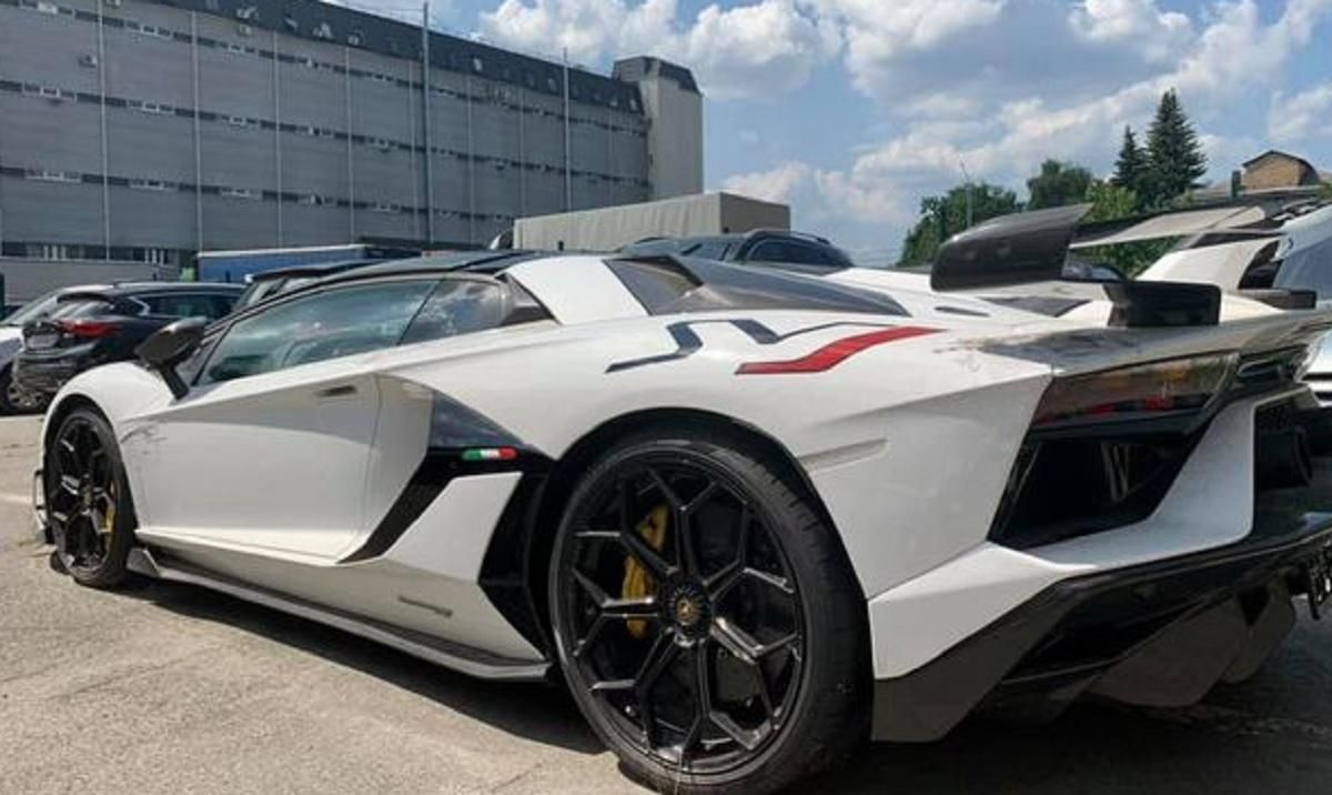 На київській митниці затримали елітного нелегала – Lamborghini