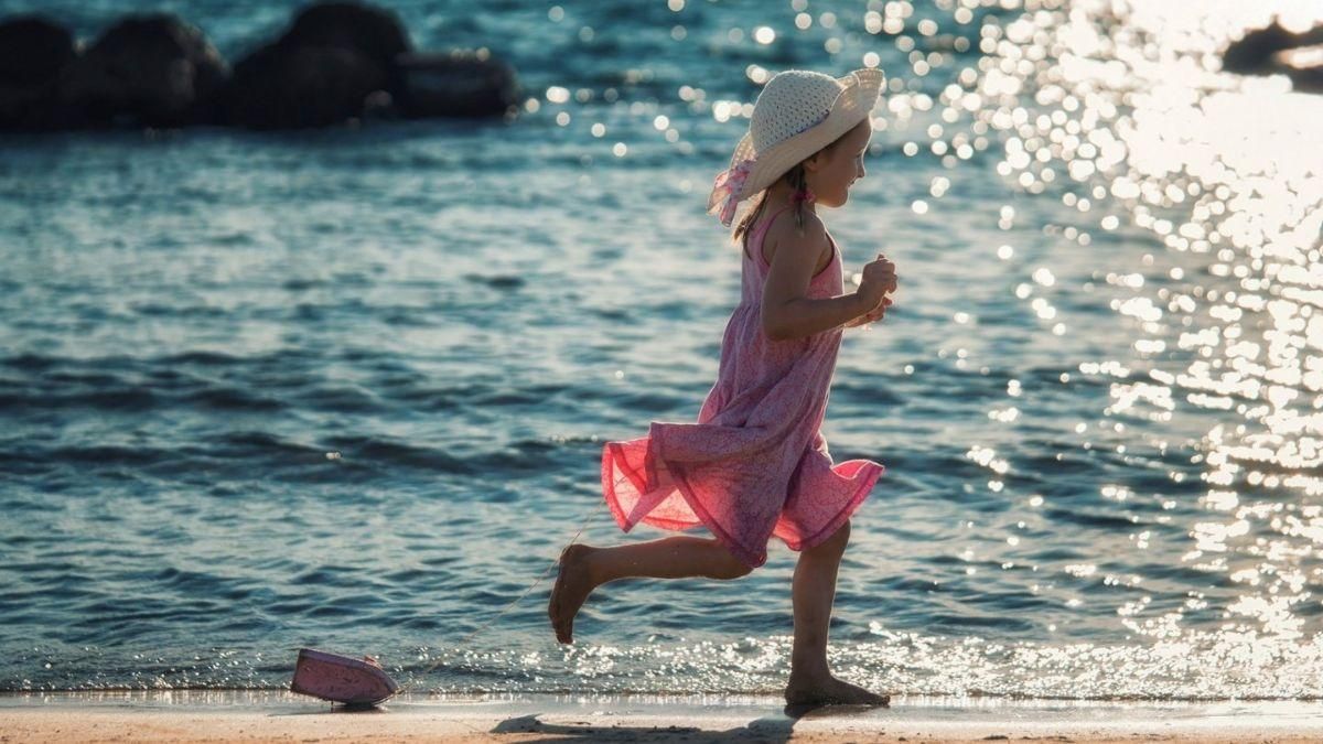 Пройшла 7 кілометрів: у курортному Лазурному загубилася дівчинка Пройшла 7 кілометрів: у курортному Лазурному загубилася дівчинка