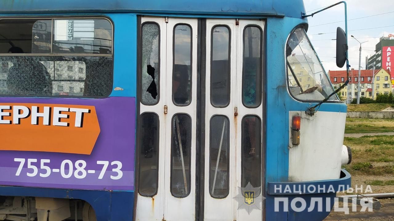 У Харкові 10 липня 2021 невідомі обстріляли трамвай