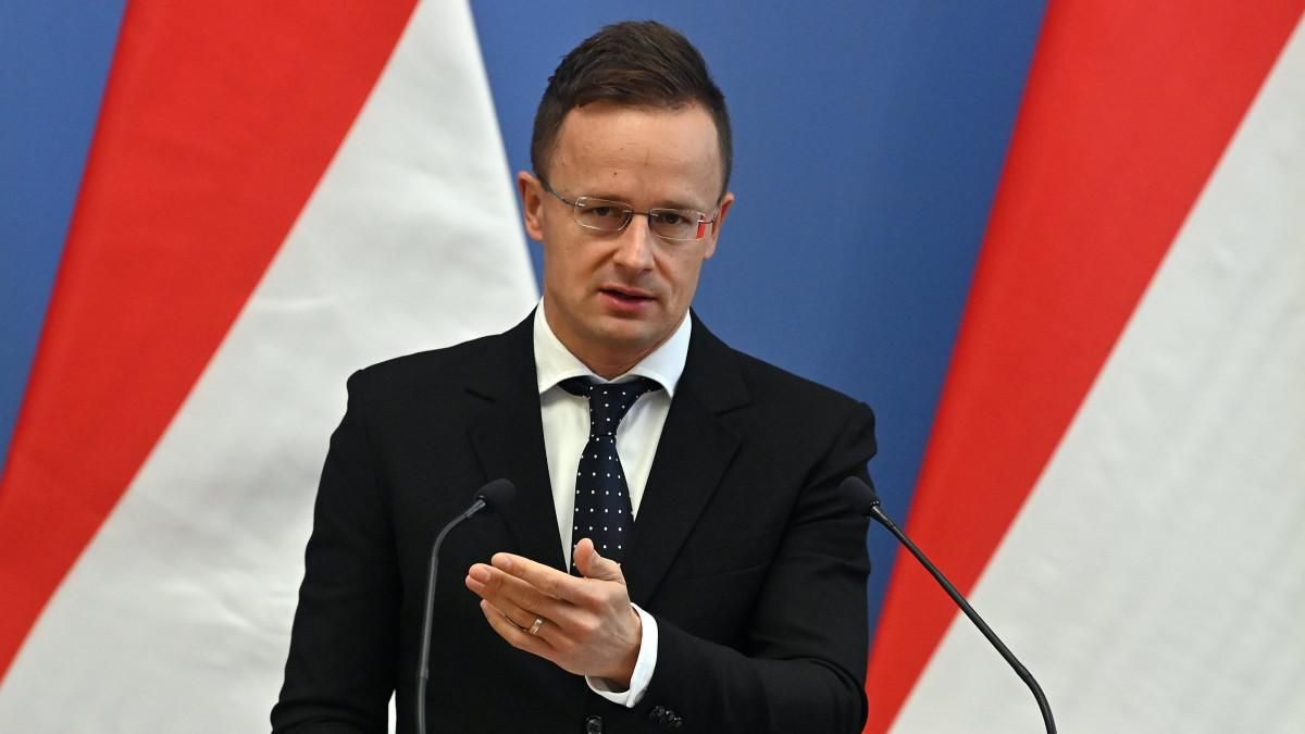 Сійярто розкритикував УЄФА за покарання Угорщини після Євро-2020 Сійярто розкритикував УЄФА за покарання Угорщини після Євро-2020