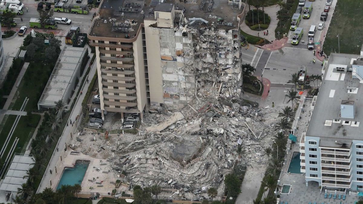 Обвал будинку в Маямі: з-під завалів дістали тіла ще 7 людей