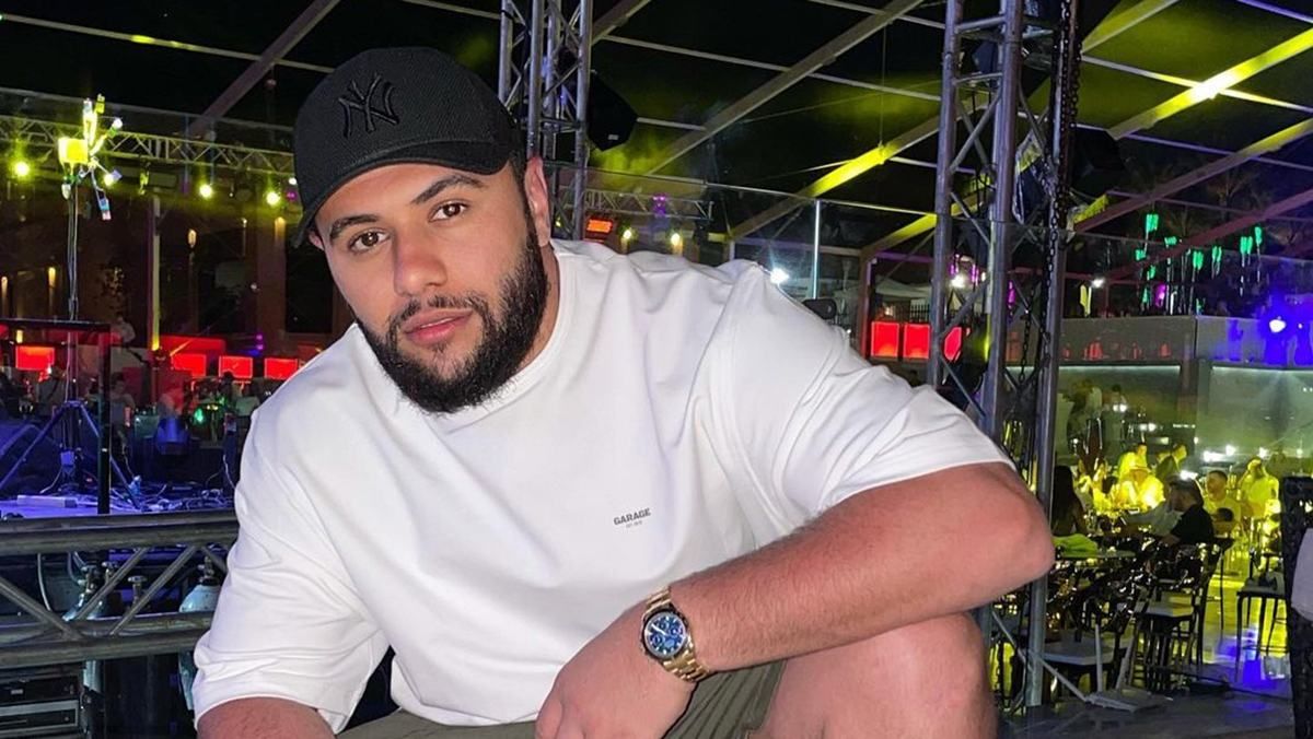 Охранник клуба не пускал Navai на его концерт в Одессе: видео Охранник клуба не пускал Navai на его концерт в Одессе: видео