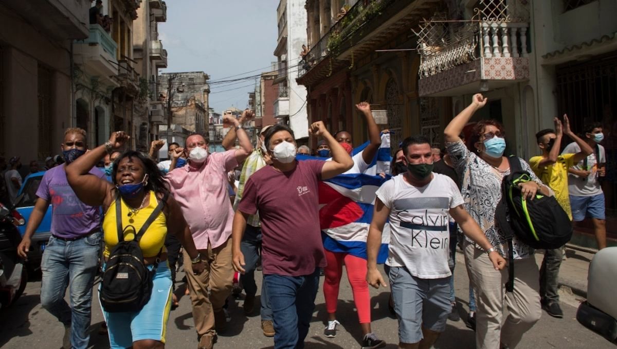 Масштабні протести охопили Кубу: чим невдоволені люди – відео