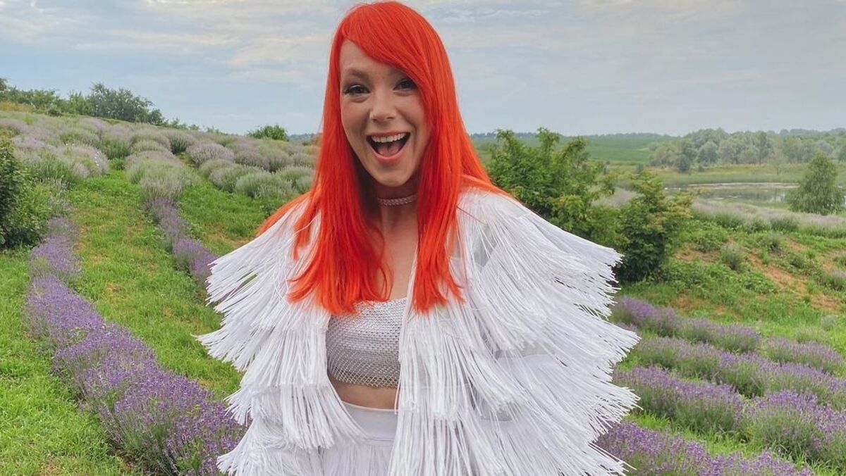 Світлана Тарабарова показала розкішний образ у вбранні з торочками Світлана Тарабарова показала розкішний образ у вбранні з торочками