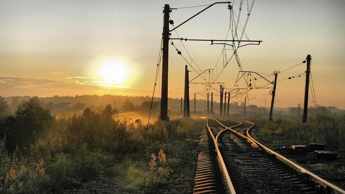 У Харкові електричка переїхала хлопця: чому це сталося У Харкові електричка переїхала хлопця: чому це сталося