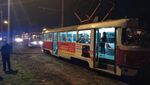 Кинули камінь під час руху: у Дніпрі розбили вікно в трамваї, який купили в Німеччині – фото