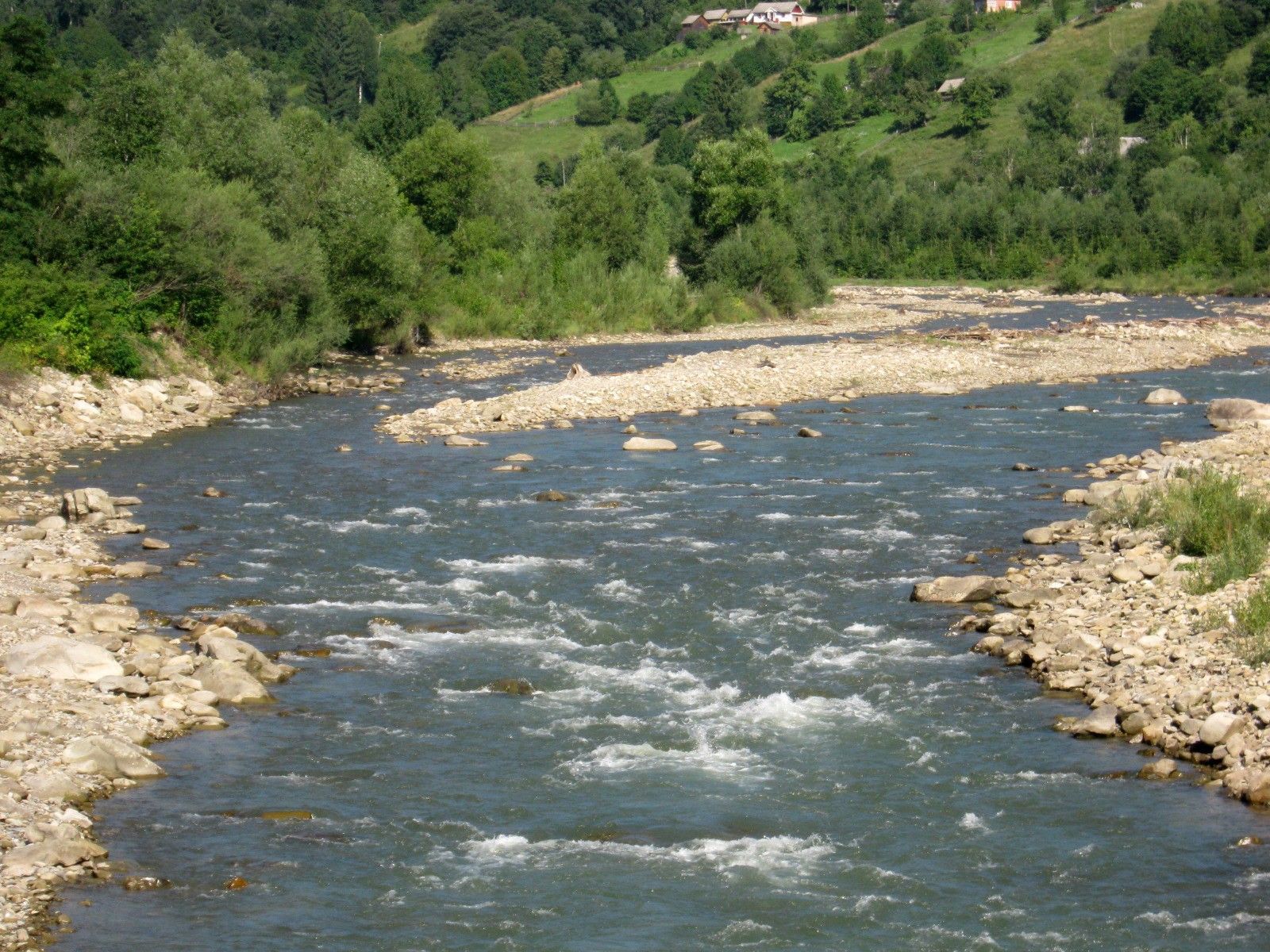 У річках Карпат 12 – 13 липня 2021 підніметься рівень води на метр