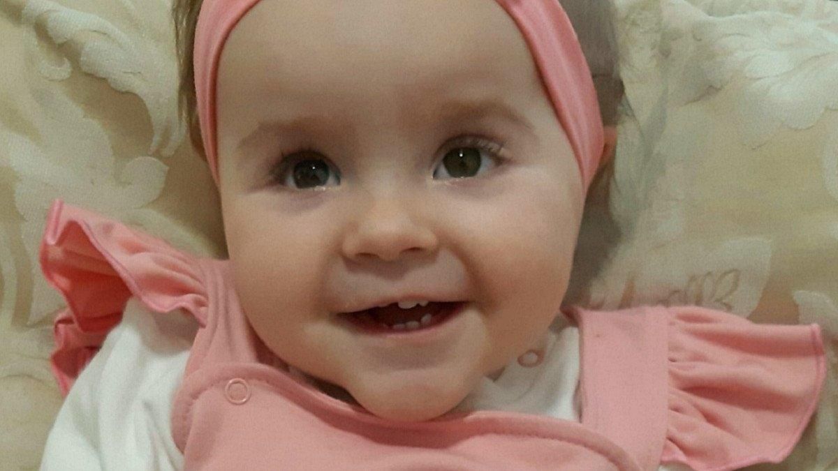 Девочка нуждается самого дорогого в мире укола, чтобы выжить Девочка нуждается самого дорогого в мире укола, чтобы выжить