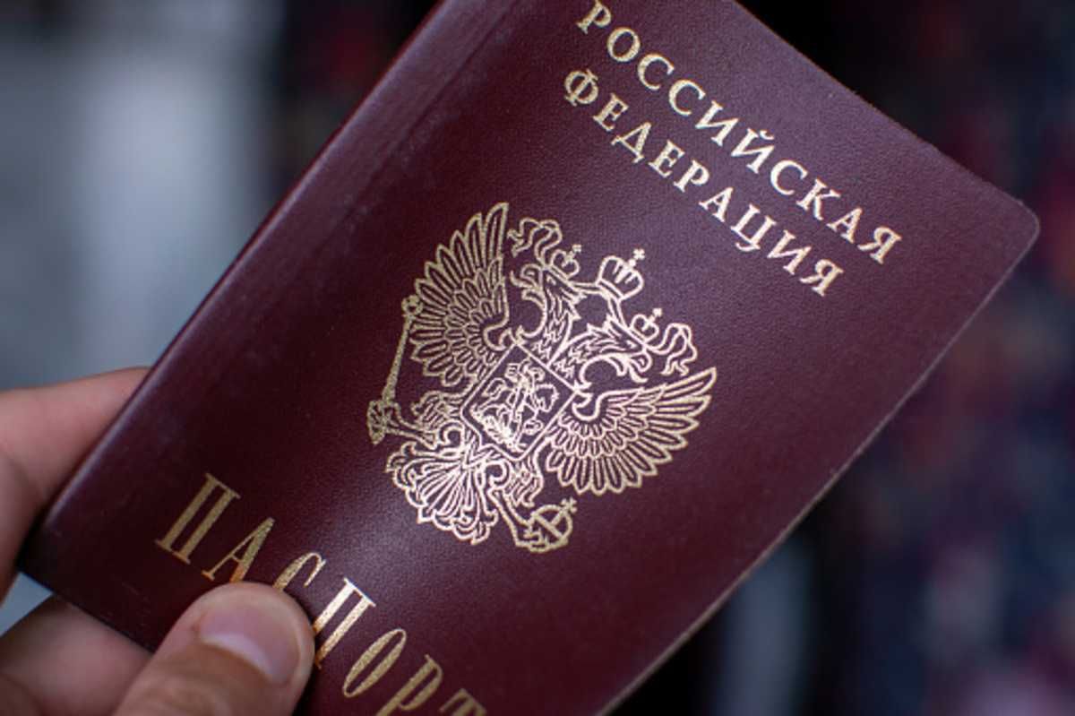 Заступник Рєзнікова прокоментував російські паспорти на Донбасі