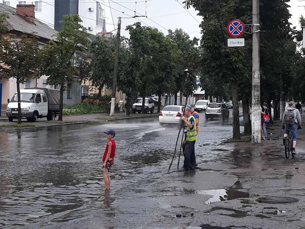 Житомир накрила жахлива негода 12 липня 2021: фото